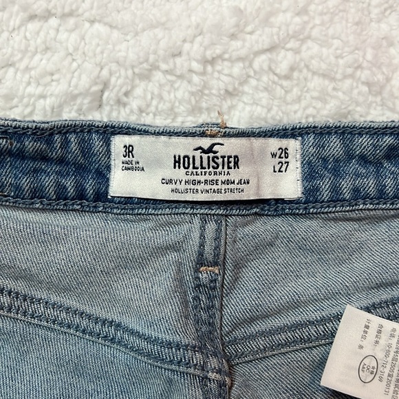 Hollister ripped curvy high rise mom jeans - Picture 3 of 5